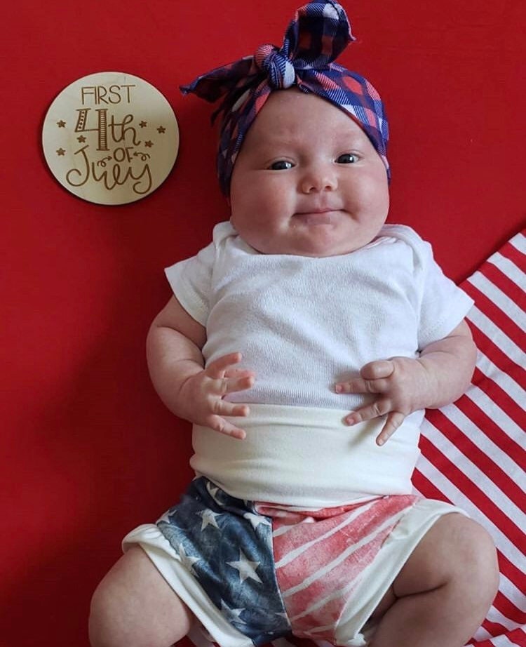 First Holiday Milestones | Milestone Discs | Wooden Milestone Markers | Baby Photo Props | Baby Shower Gifts | Baby's Firsts Milestone Set