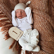 Modern Milestone Cards | Modern Design | Modern Monthly Milestones | Milestone Photos | Newborn Photos | Baby Photo Props | Modern Nursery