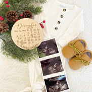 Pregnancy Announcement Disc | Wood Milestone Disc | Pregnancy | Baby Gear | Pregnancy Photos | Wooden Baby Decor | Wood Calendar | Engraved