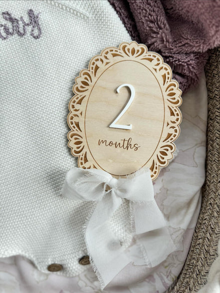 vintage inspired milestones | baby milstone | monthly milestone | personalized baby sign | Birth announcement | baby shower | new baby