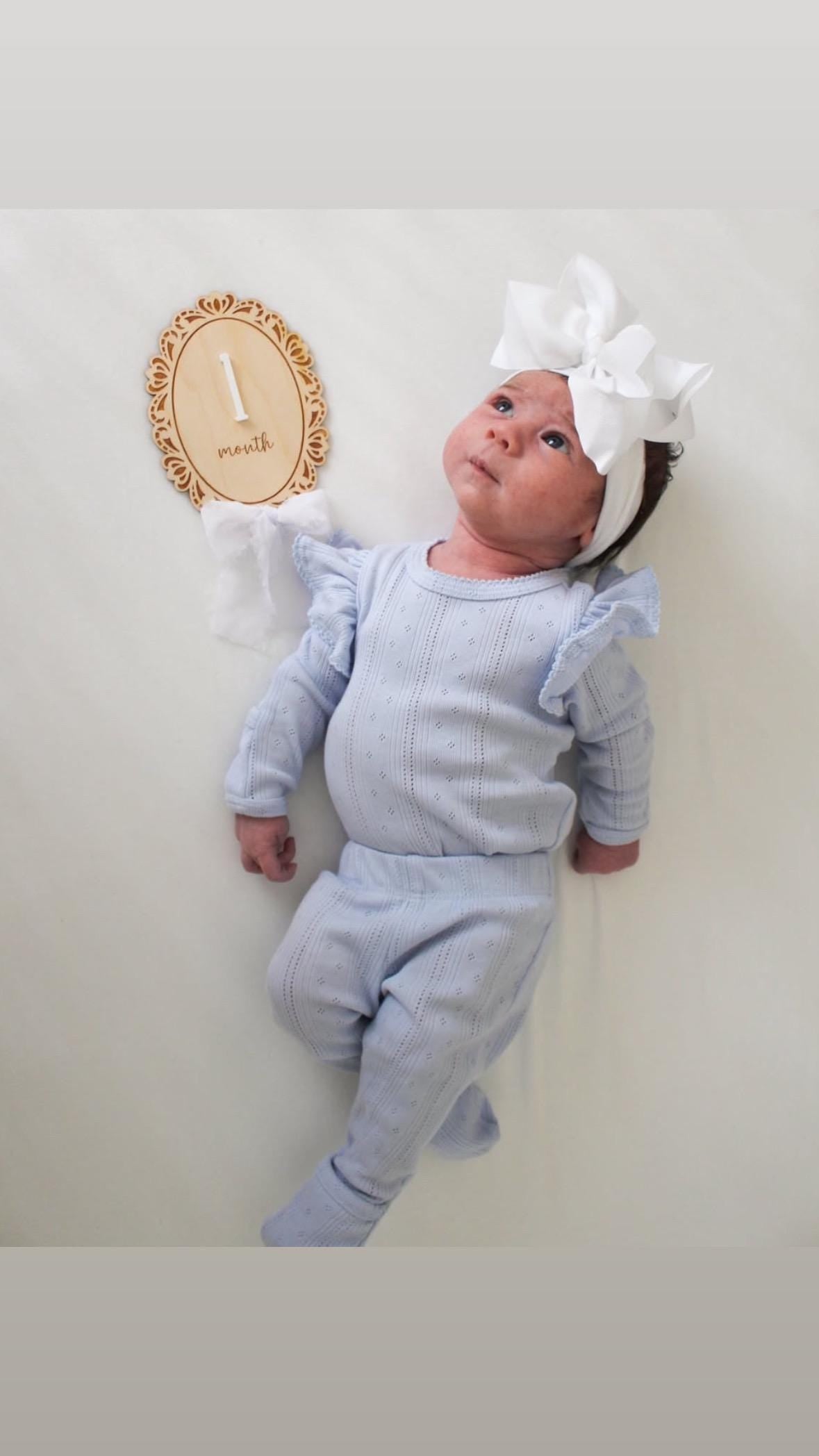 vintage inspired milestones | baby milstone | monthly milestone | personalized baby sign | Birth announcement | baby shower | new baby