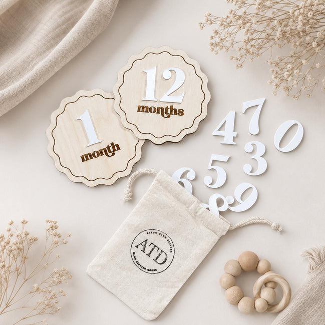 Wood Baby Milestone Discs, Monthly Baby Milestone, First Year Photo Props, Wooden Baby Milestone Signs, Monthly Baby Photos, Newborn Baby